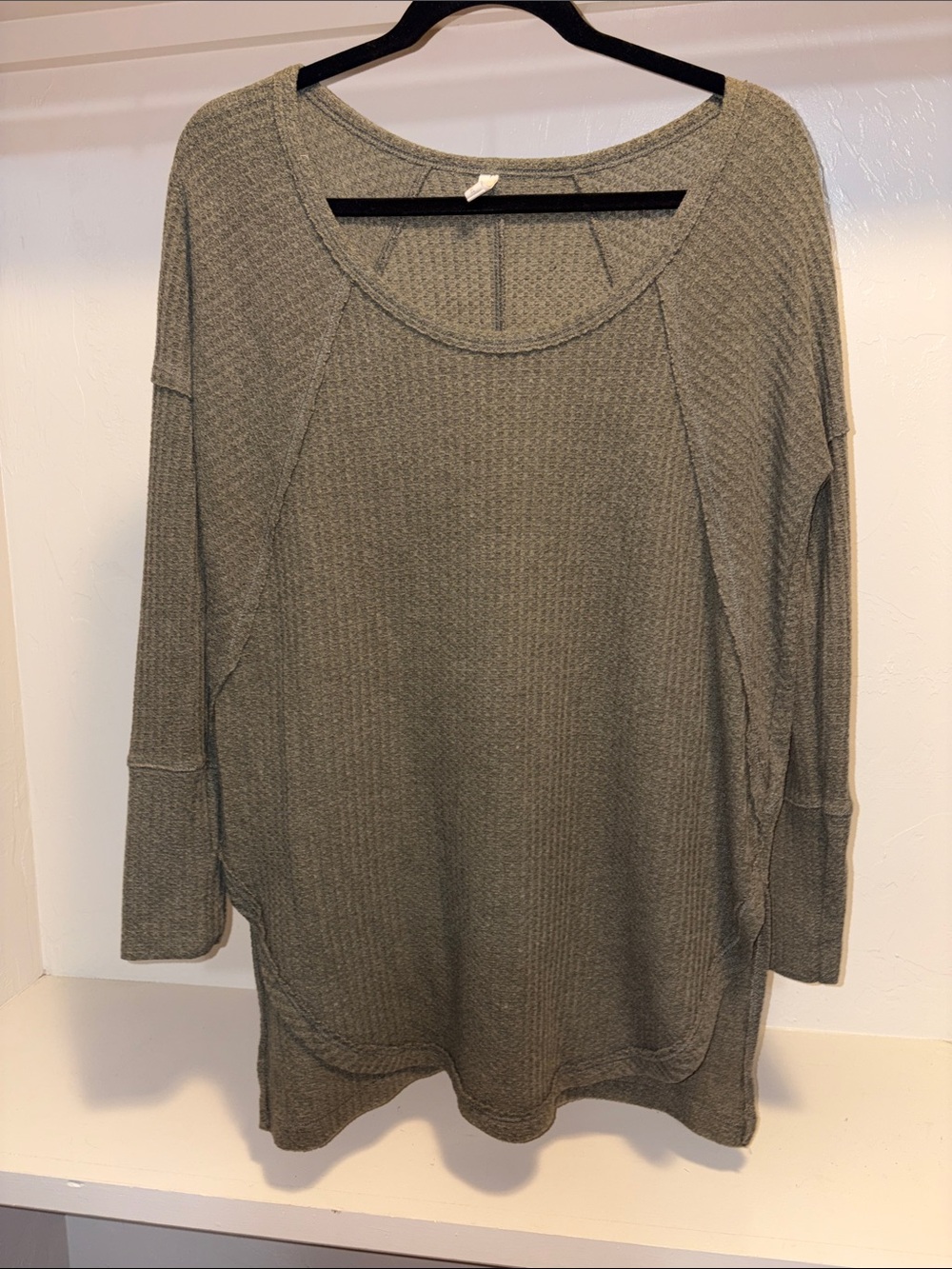 Wishlist Olive Scoop-Neck Waffle Knit Pullover Top